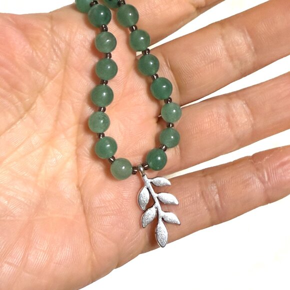 Genuine Gemstone Green Chalcedony Silver Leaf Branch Beaded Short Necklace - Picture 13 of 13